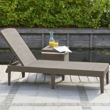 Lettino sdraio da giardino pieghevole in resina antiurto effetto rattan, lettini prendisole pieghevoli cappuccino da esterno per balconi e terrazzo.