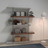 Libreria in legno e vetro