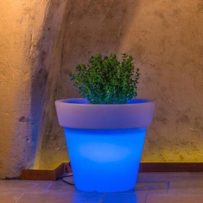 Vaso luminoso rotondo da giardino in resina bianca per esterno. Vasi luminosi circolari da interno illuminati di luce blu, ideale per le piante del terrazzo.