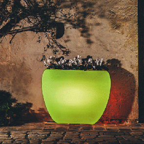 Vaso luminoso da giardino in resina bianca per esterno. Vasi luminosi da interno illuminati di luce verde, ideale per le piante del terrazzo.