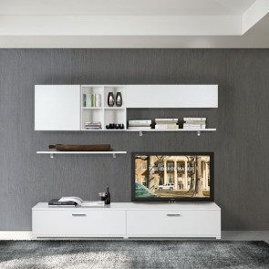 Parete attrezzata soggiorno bianca con ante a ribalta. Mobile porta TV sospeso bianco frassinato, ideale anche come arredamento cucina.