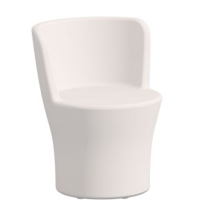 Poltrona outdoor da giardino in resina da interno. Poltroncina in polietilene di colore bianco per esterno, poltrone e sedia ideali per il terrazzo di casa.