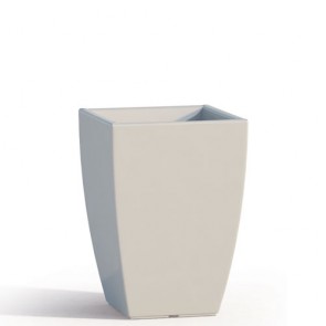 Vaso da giardino in resina bianca per esterno. Vasi da interno design in polietilene, ideale per le piante e fiori del terrazzo. Dimensioni 50hx33x33 cm.