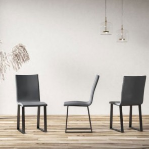 Sedia cucina in similpelle antracite con gambe a slitta in metallo. Sedie ufficio moderna design da scrivania, poltroncina con seduta imbottita, ideale anche in soggiorno.