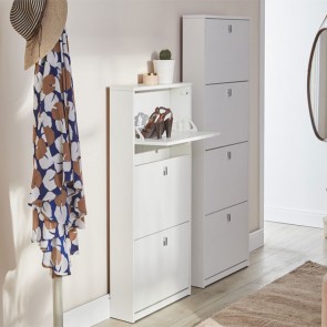 Armadio scarpiera slim con 4 ripiani a ribalta. Scarpiere armadietto salvaspazio quattro ante in legno colore bianco fiammato, dimensioni 63x18x154 cm