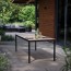 Tavolo da giardino grafite con piano effetto legno, tavoli in metallo grigio da esterno per balconi e terrazzi. Dimensioni 200x95x75h cm 
